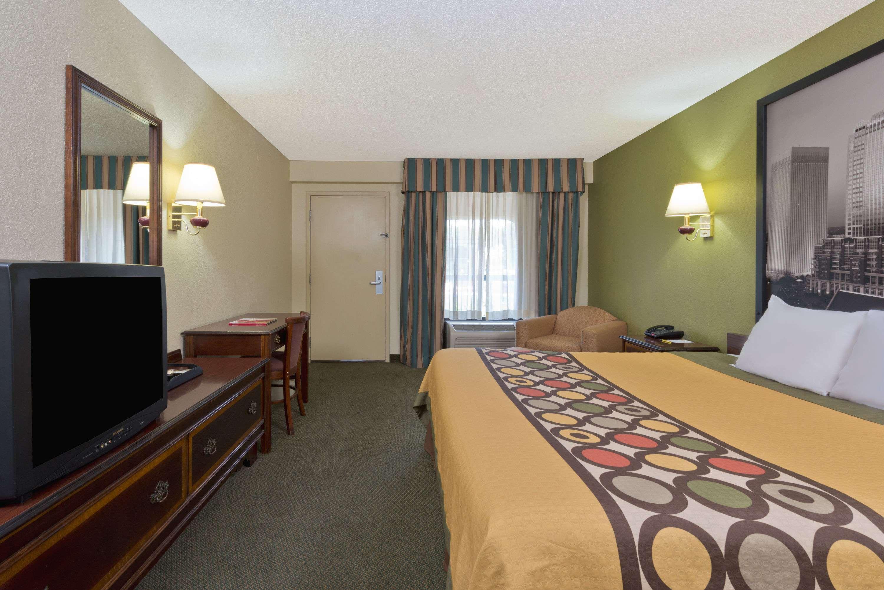 Super 8 By Wyndham Huntersville/Charlotte Area Екстер'єр фото