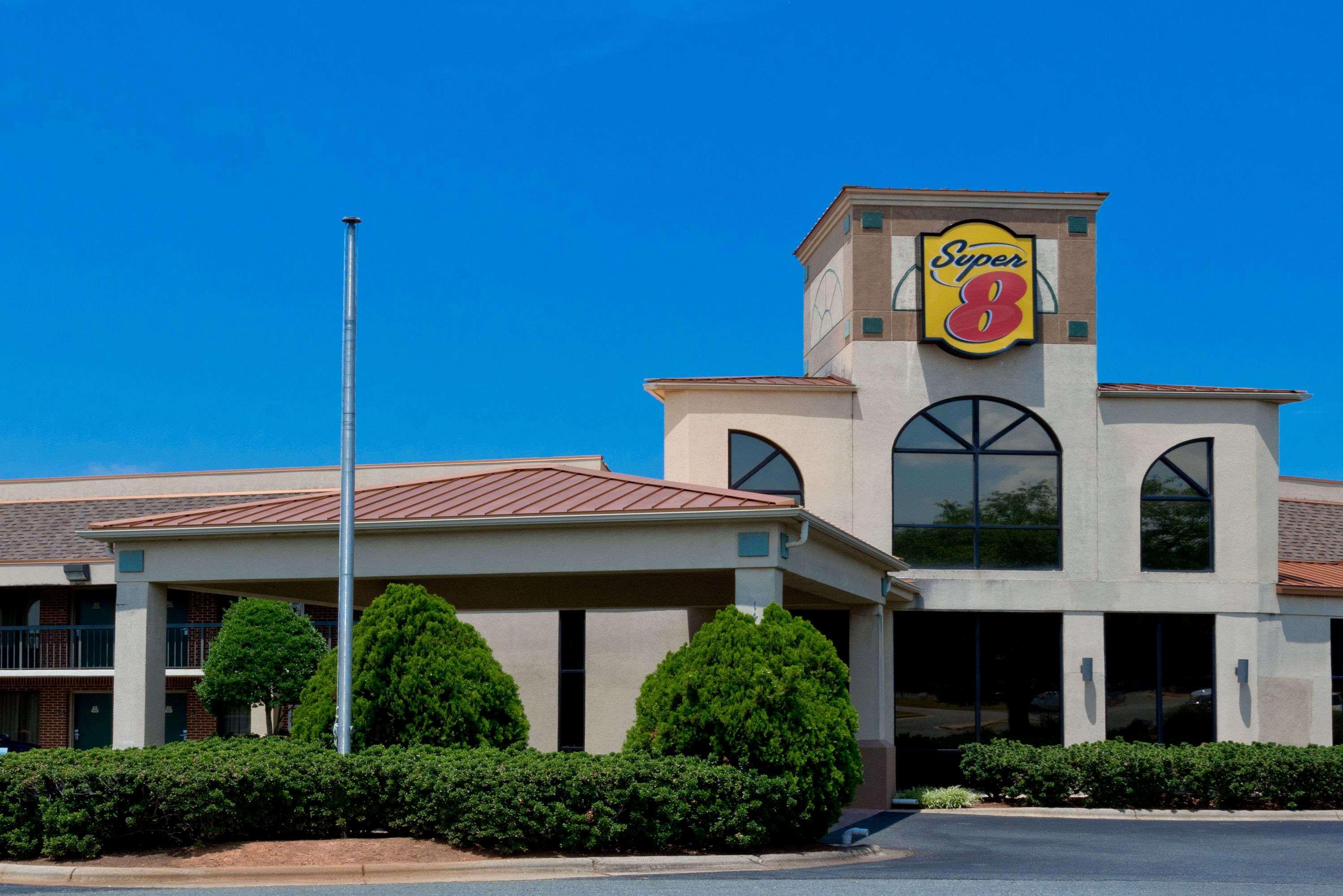 Super 8 By Wyndham Huntersville/Charlotte Area Екстер'єр фото