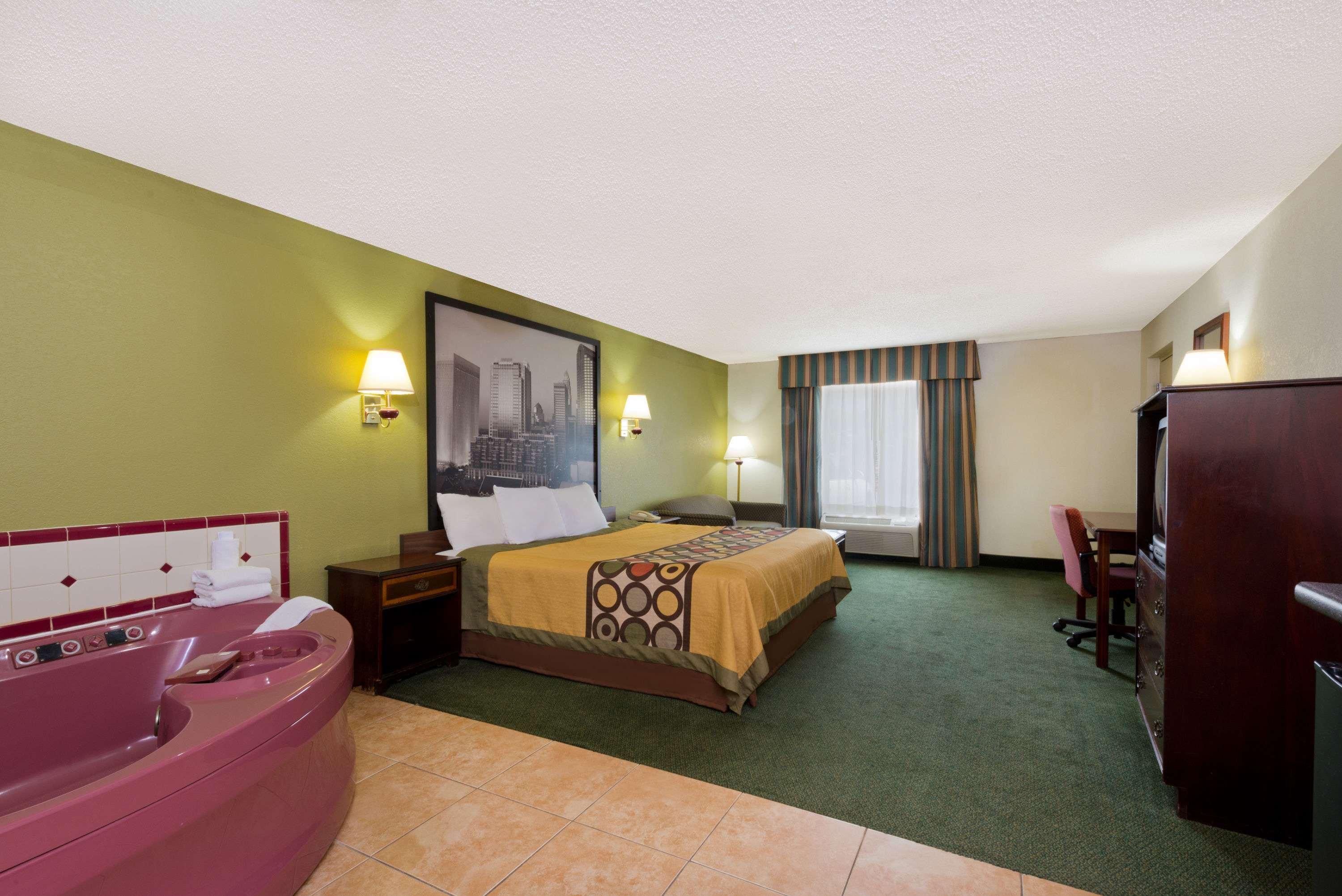 Super 8 By Wyndham Huntersville/Charlotte Area Екстер'єр фото