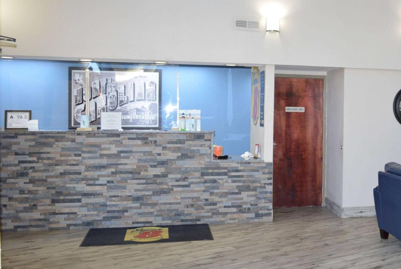 Super 8 By Wyndham Huntersville/Charlotte Area Екстер'єр фото